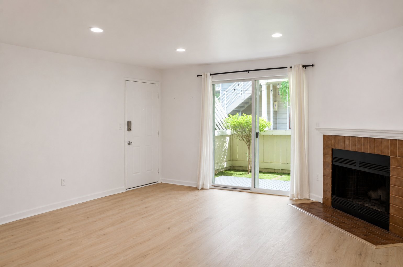 Mountlake Terrace Condo: 21301 52nd Ave W