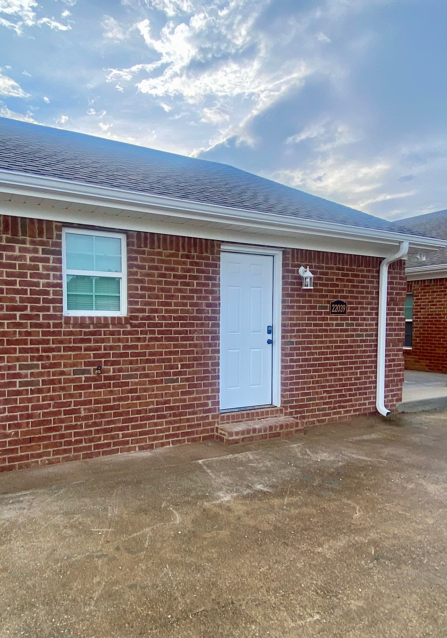 Elkmont Multiplex: 22039 Spidel Way