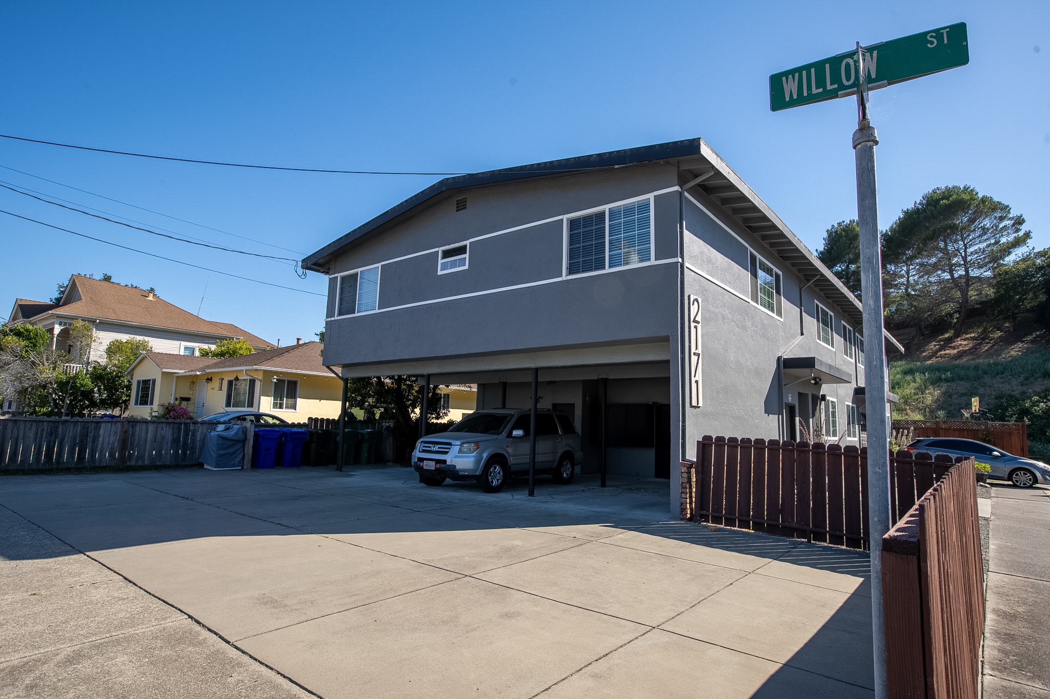 PINOLE Apartment: 2171 peach st.