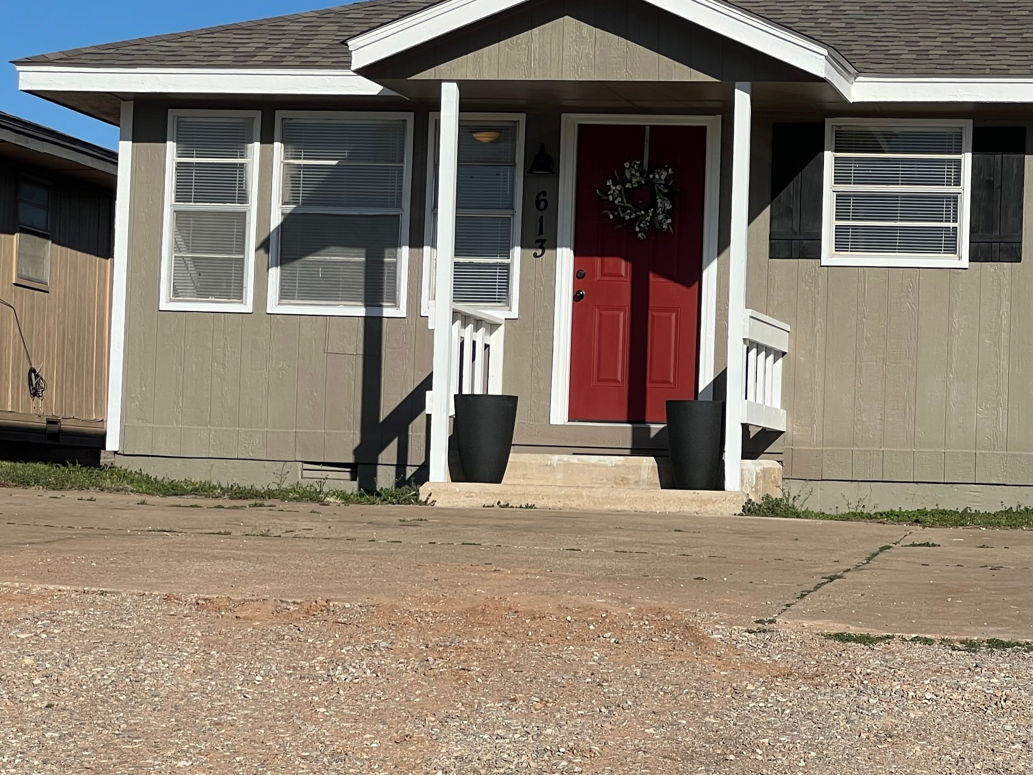 Noble Apartment: 613 S. 6th St.