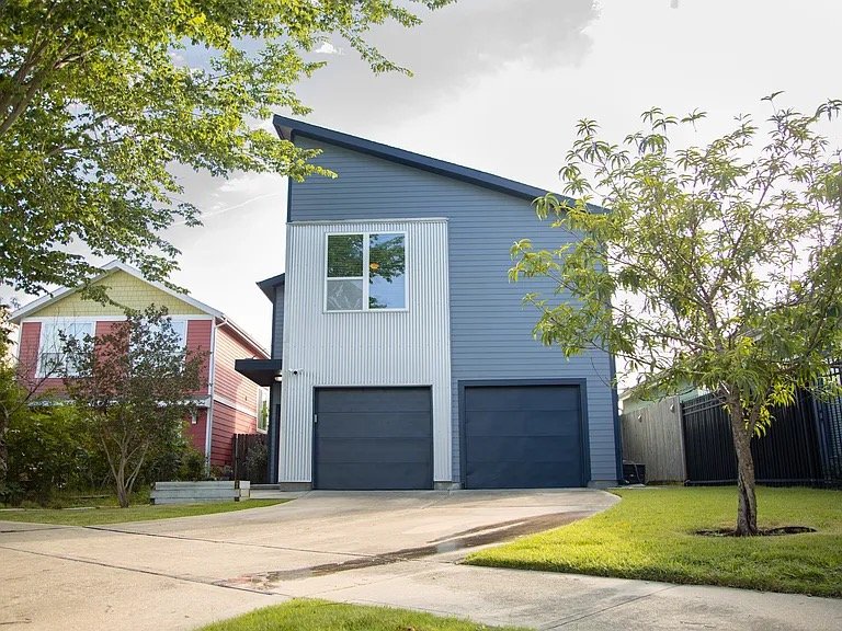 Houston House: 1039 Hillstar St