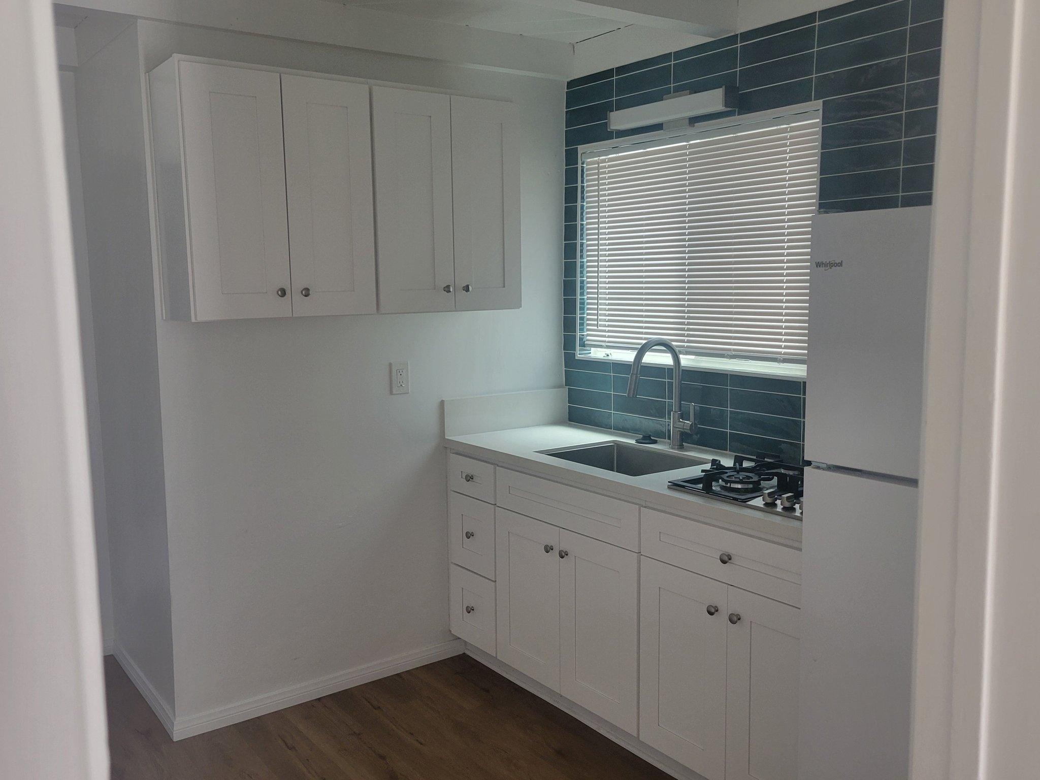 San Diego Apartment: 4030 B Ingraham Street
