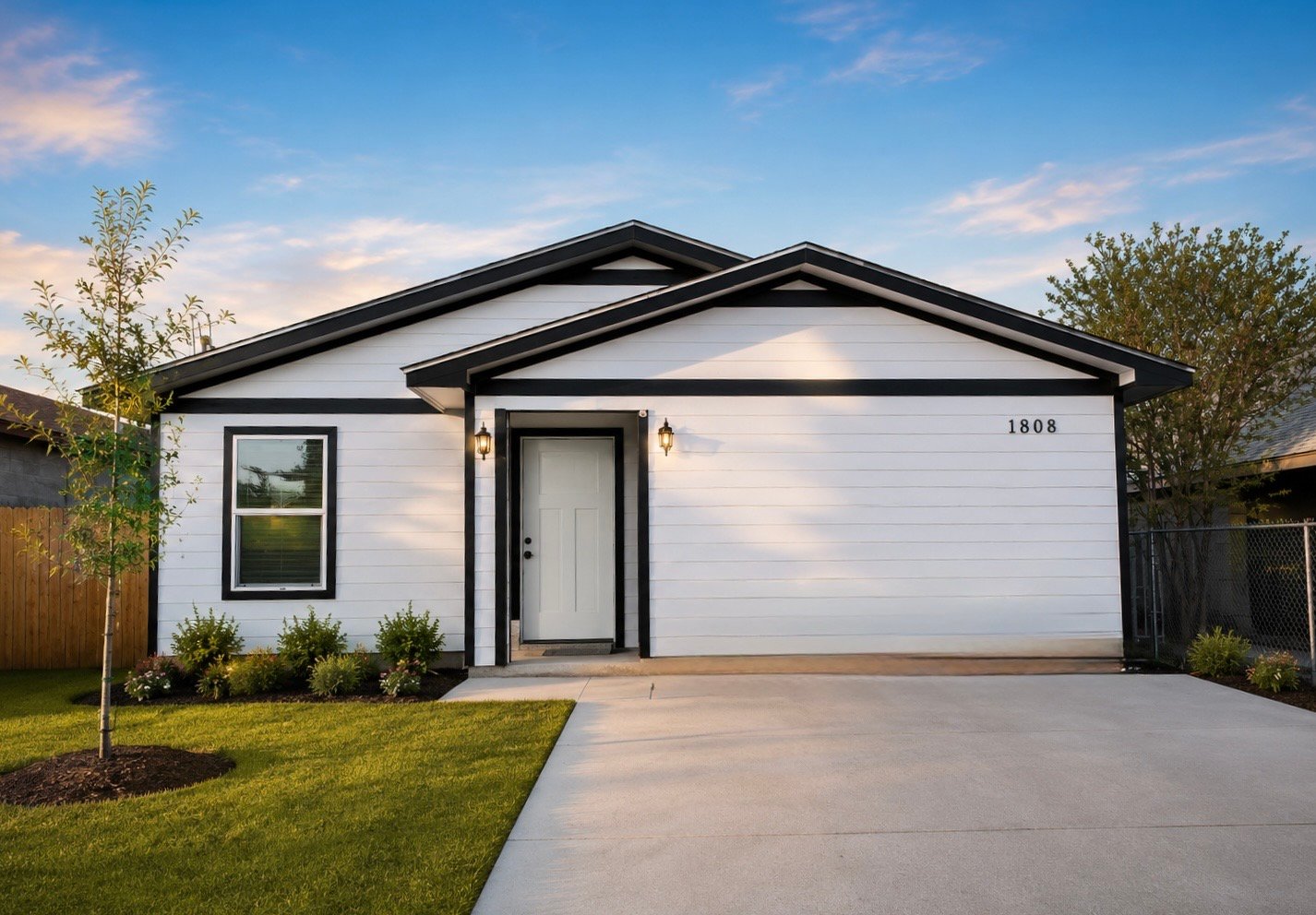 Laredo House: 1808 Chacon St