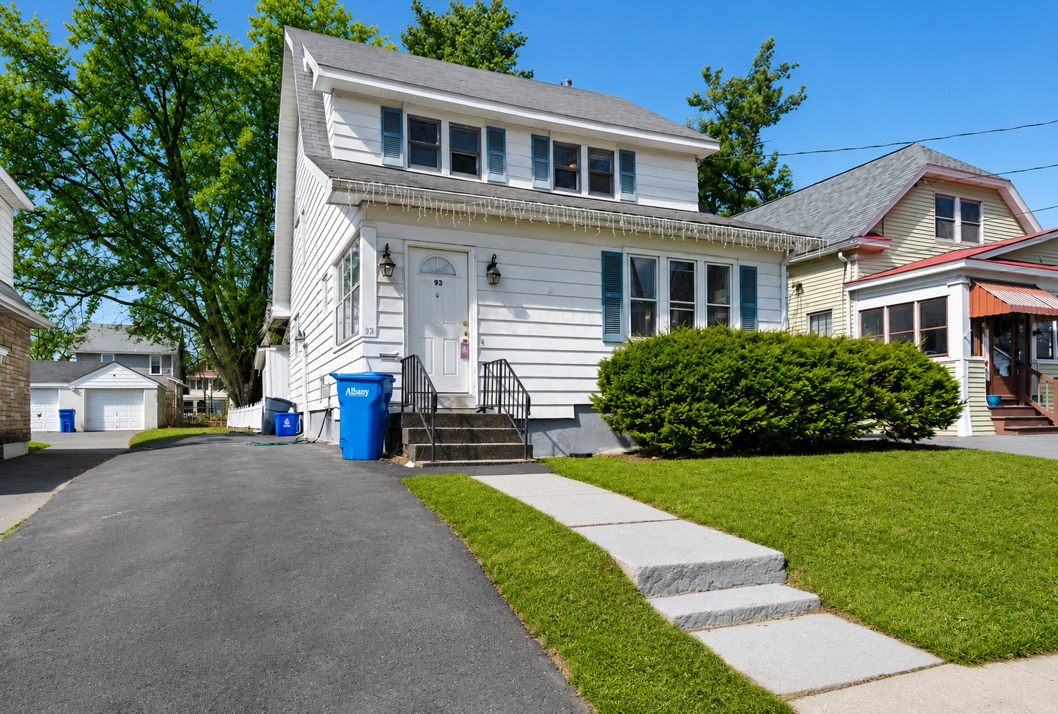 Albany House: 93 Hollywood Ave