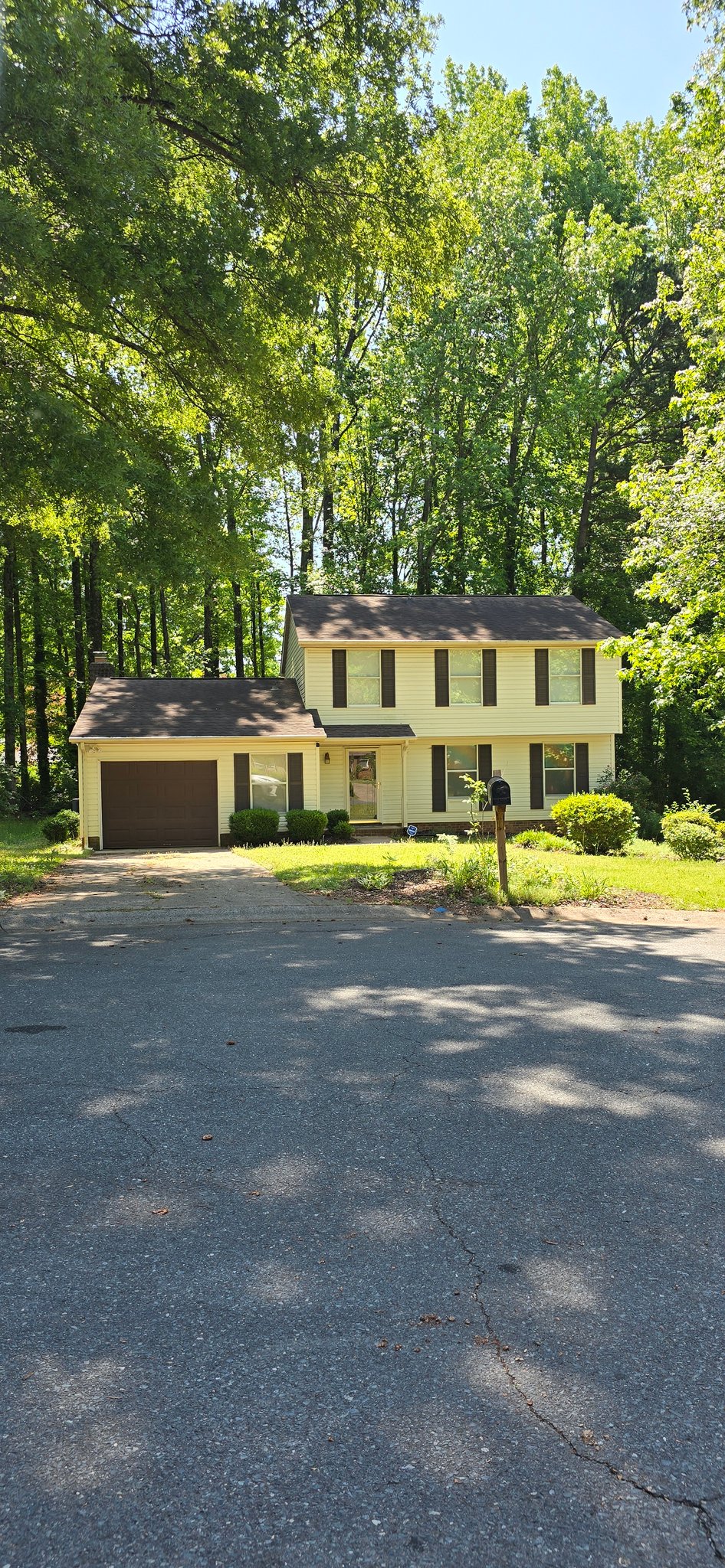 Charlotte House: 6840 Honey Hurst Ln