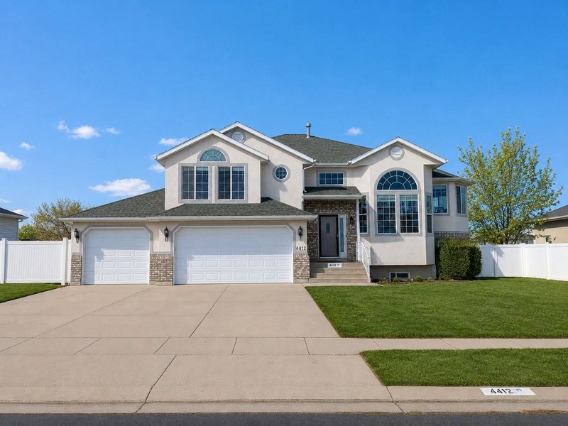 West Jordan House: 4412 W Short Leaf Dr