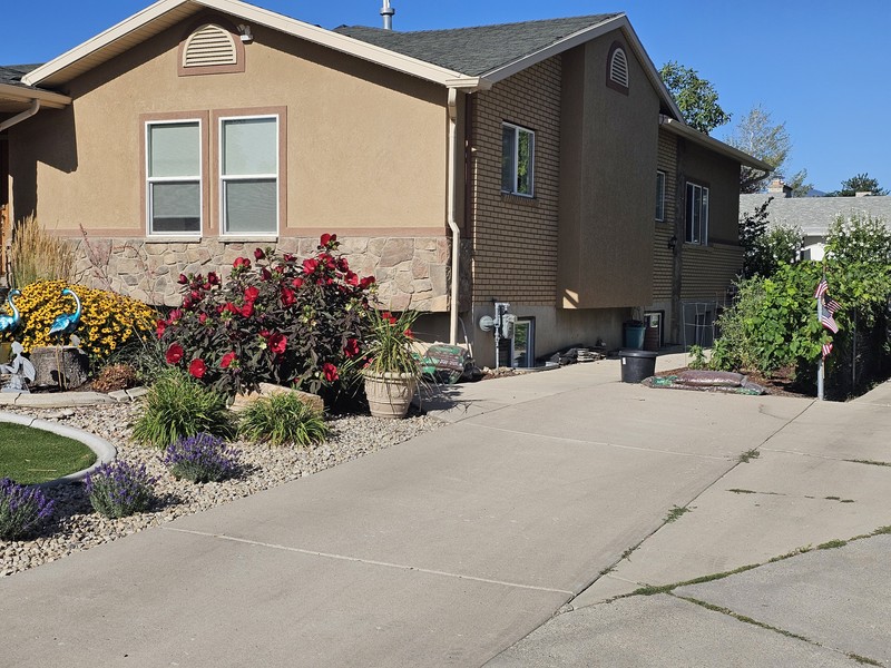 South Jordan Multiplex: 9522 S Tarbert Cir