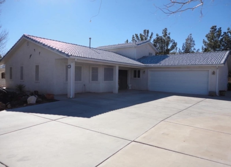Saint George House: 1740 E 1200 N