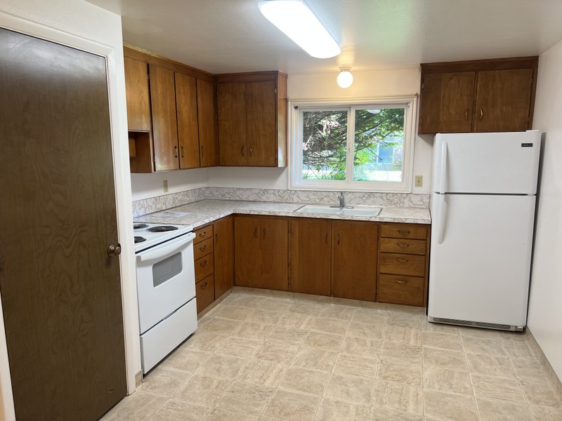 Logan Apartment: 700 E 1400 N