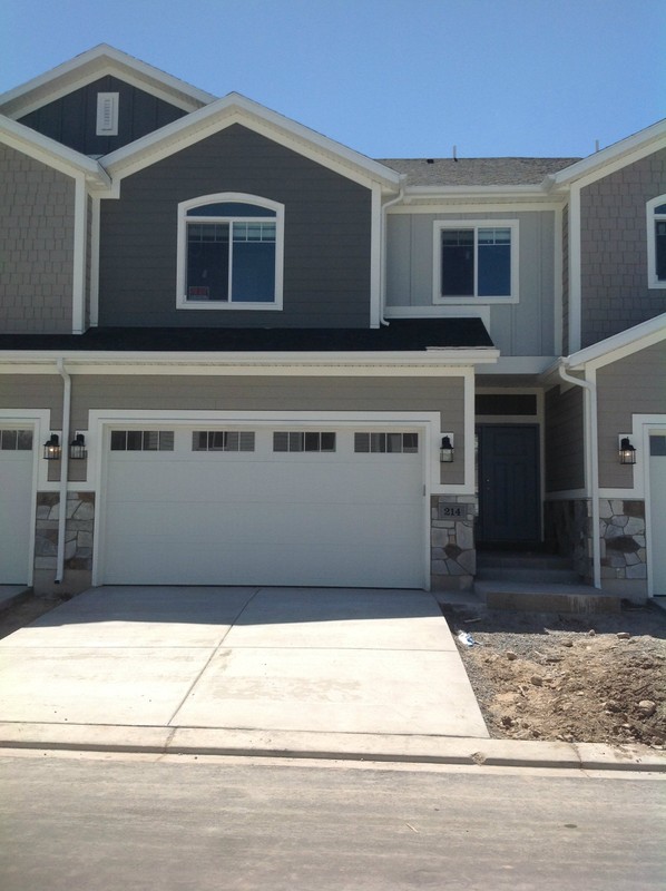 Orem Townhome: 214 E 1163 S