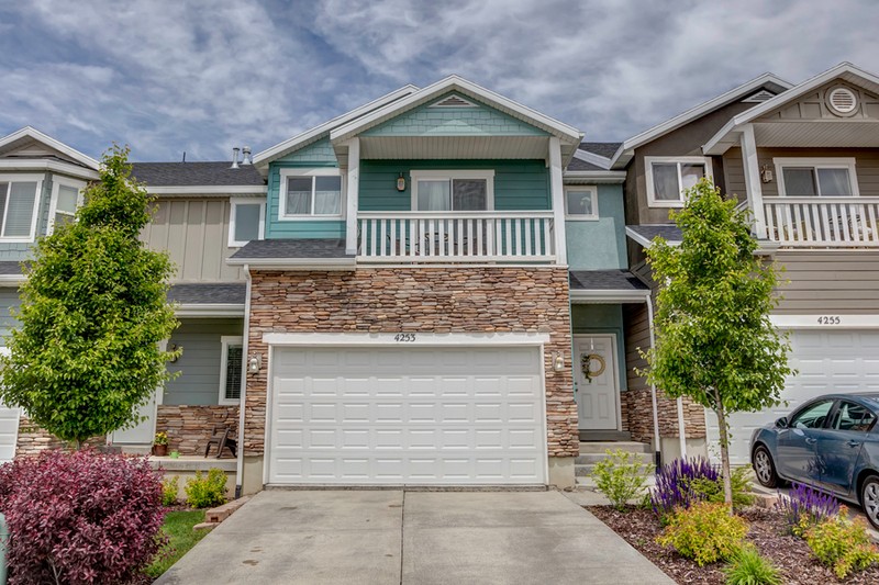 Lehi Townhome: 4253 N Cresthaven Ln
