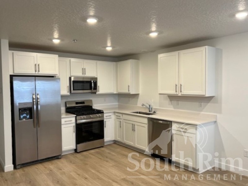 Santaquin Townhome: 642 W Frost St