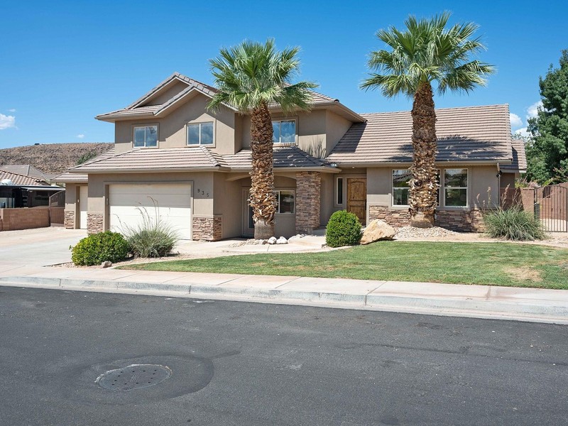Washington House: 935 E Crooked Creek Dr
