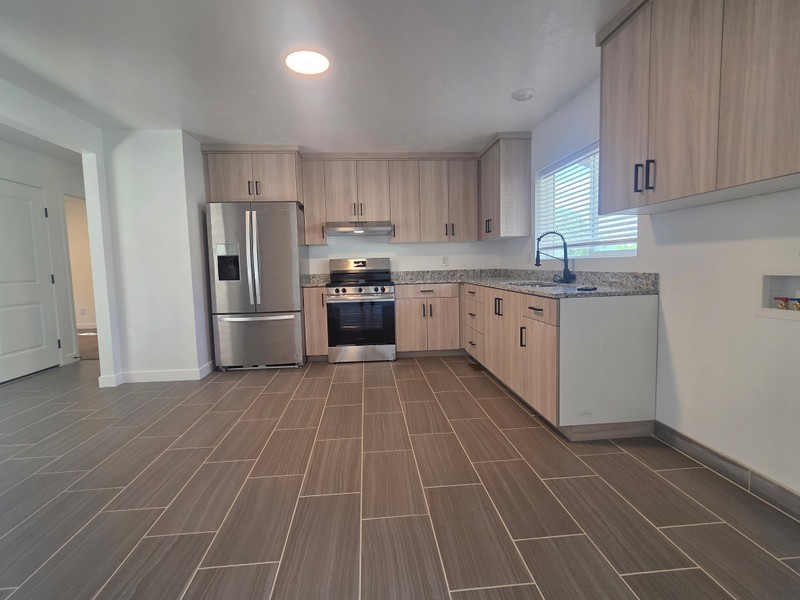 Mapleton Apartment: 590 N 300 W