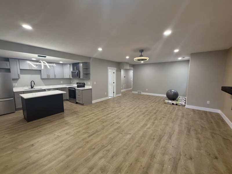 South Jordan Multiplex: 9962 S Colton Spring Ln