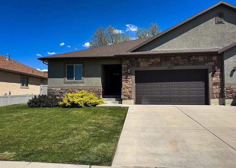 Spanish Fork House: 1661 S 1960 E