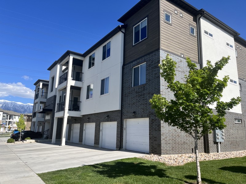 Vineyard Condo: 371 W 785 N