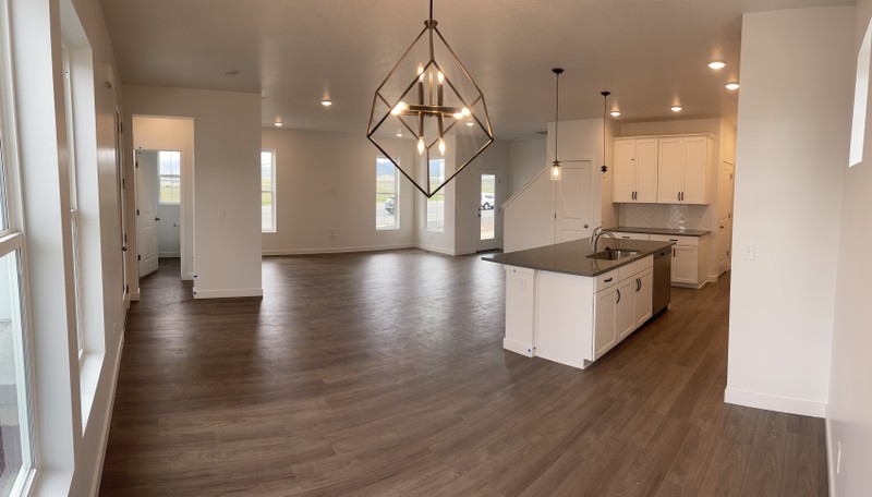 South Jordan House: 11784 S Watercourse Rd
