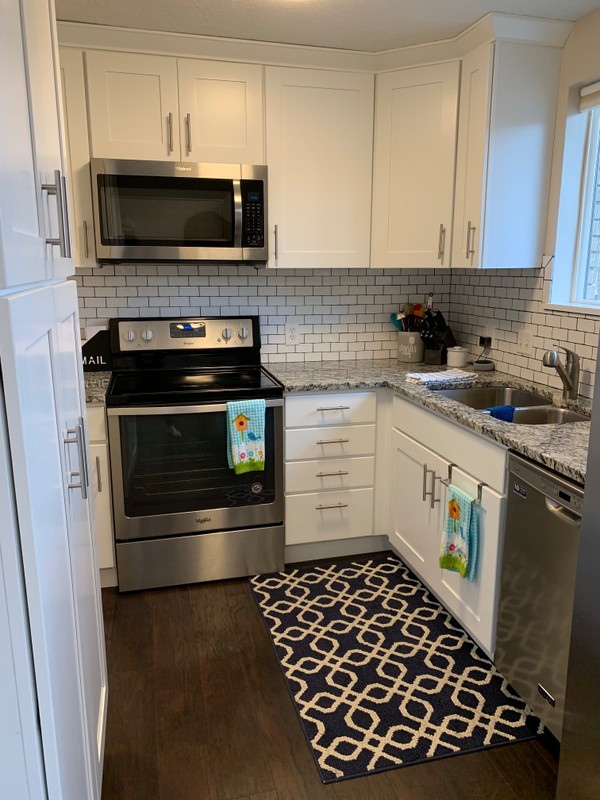 Sandy House: 473 E 8260 S