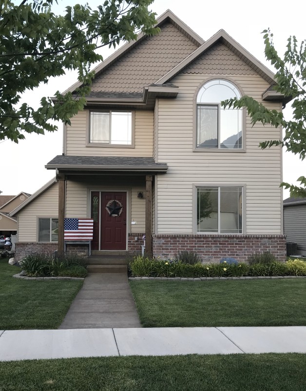 Eagle Mountain House: 7102 N Mohican Dr