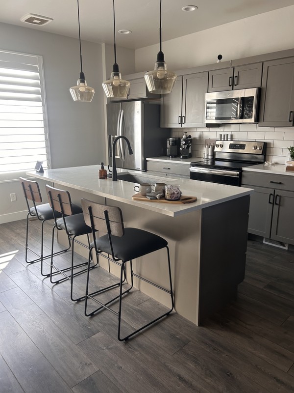 South Jordan Townhome: 5239 W Bowstring Way