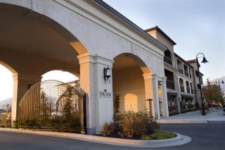 Highland Townhome: 5508 W Florence Ln