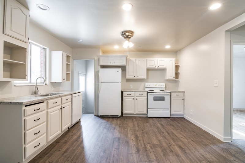 Sandy House: 8831 S 500 E