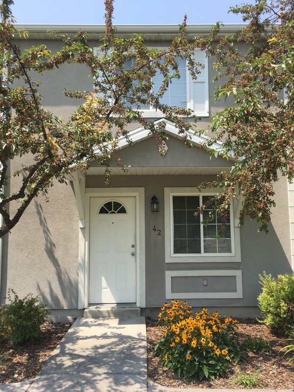 Logan Townhome: 42 Kensington Pl