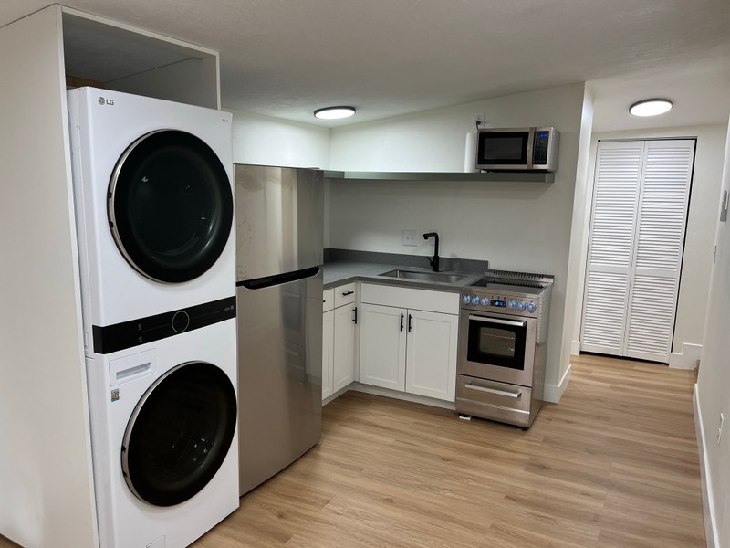 Midvale House: 8159 S Roosevelt St