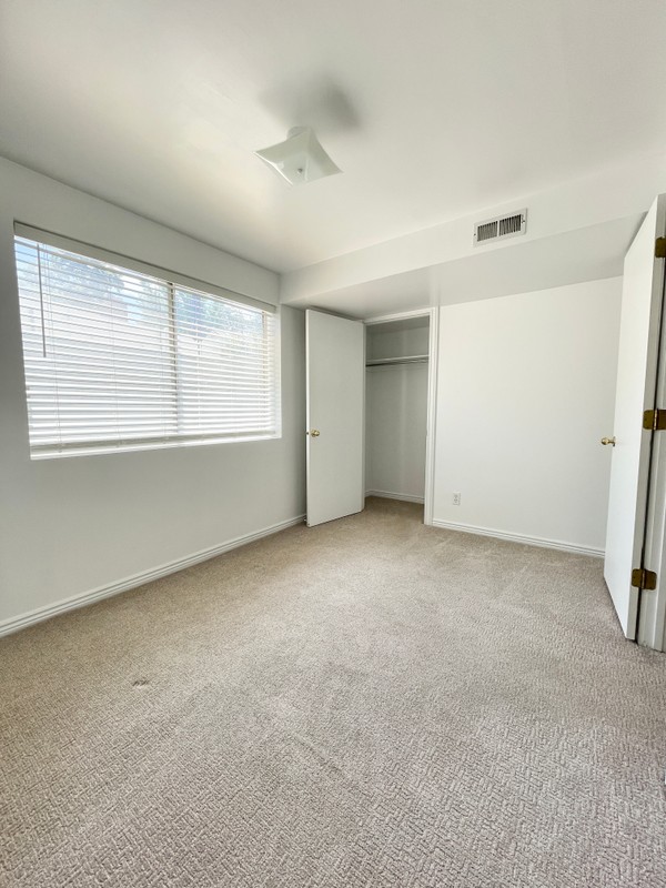 Midvale Single Room: 464 E Acoma Rd