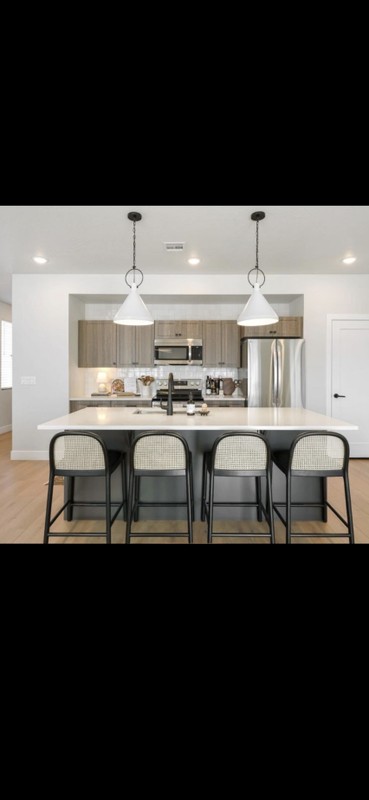 Washington Townhome: 3902 E Fossil Way