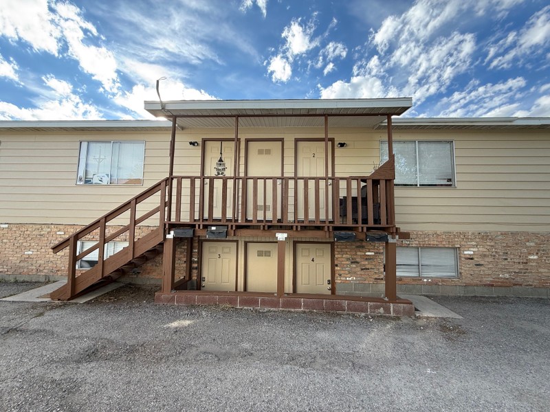 Price Apartment: 260 W 400 S