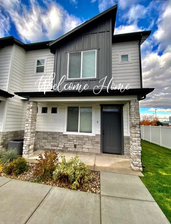 Logan Townhome: 275 E 1725 N