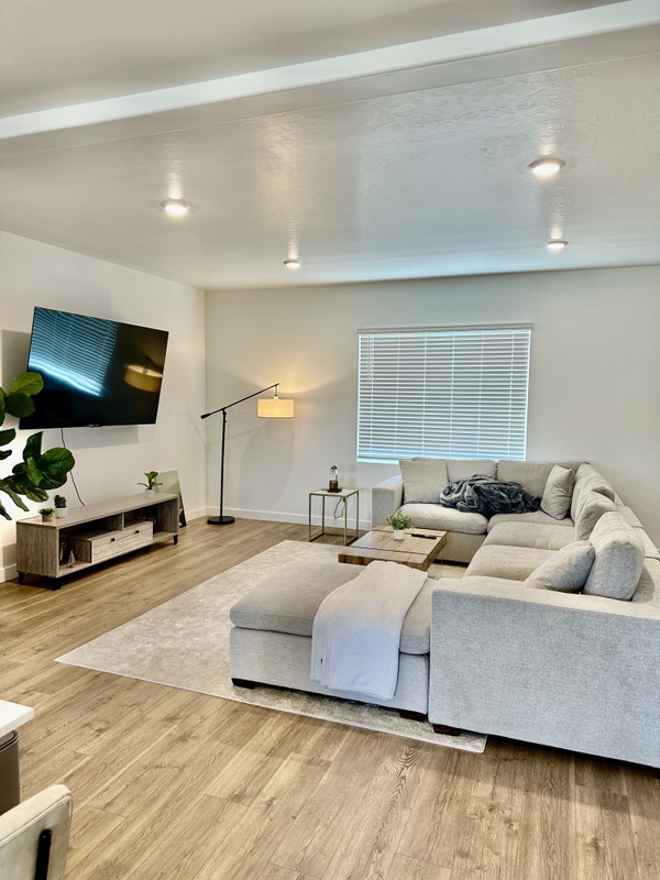 Saratoga Springs Single Room: 851 E Skiff Way