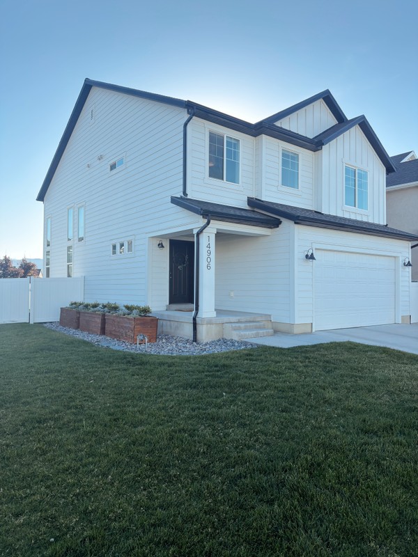 Bluffdale House: 14906 S Rutledge Rd