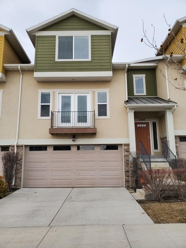 Sandy Townhome: 1049 E Quarry View Way