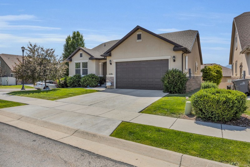 South Jordan House: 11176 S Shilling Ave