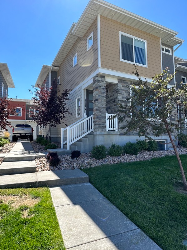 Riverton Townhome: 15454 S Midnight View Way