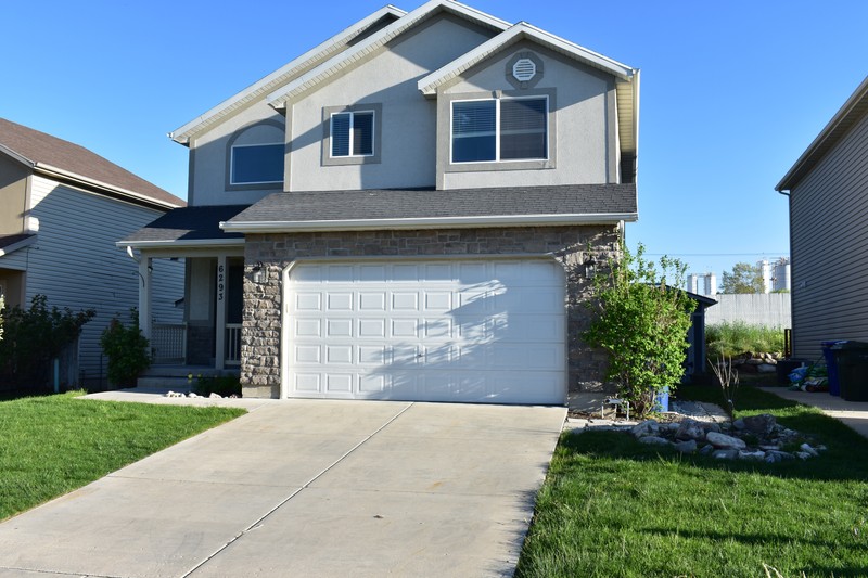 West Valley City Townhome: 6293 W City Vistas Way