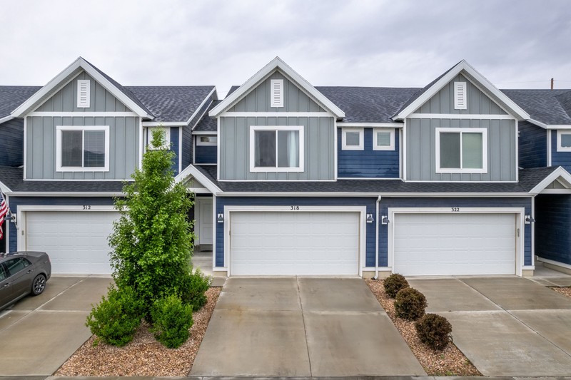 Saratoga Springs Townhome: 318 E Wren Hill Ln