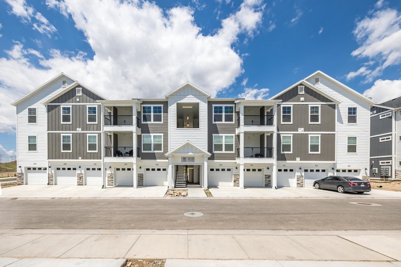 Saratoga Springs Apartment: 1787 N Festive Way