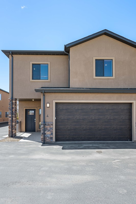 Cedar City Townhome: 280 W 2100 N