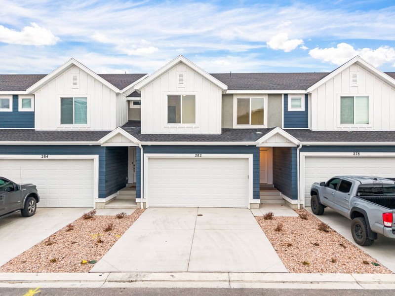 Saratoga Springs Townhome: 282 N Tack Ln