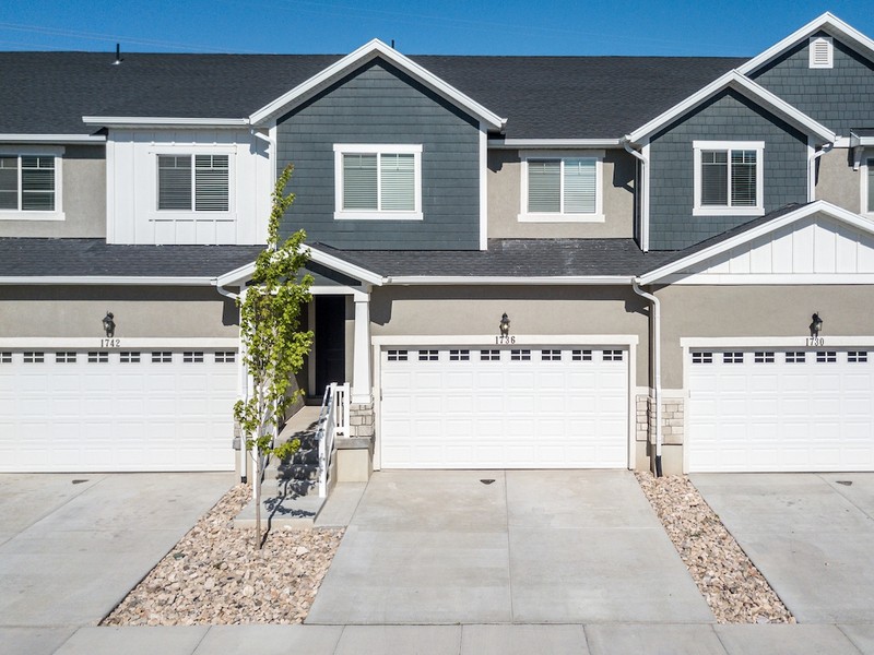 Herriman Townhome: 4863 W Spire Way