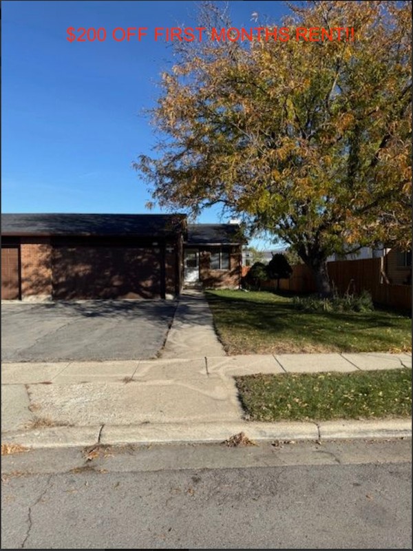 Midvale Multiplex: 537 E Acoma Rd