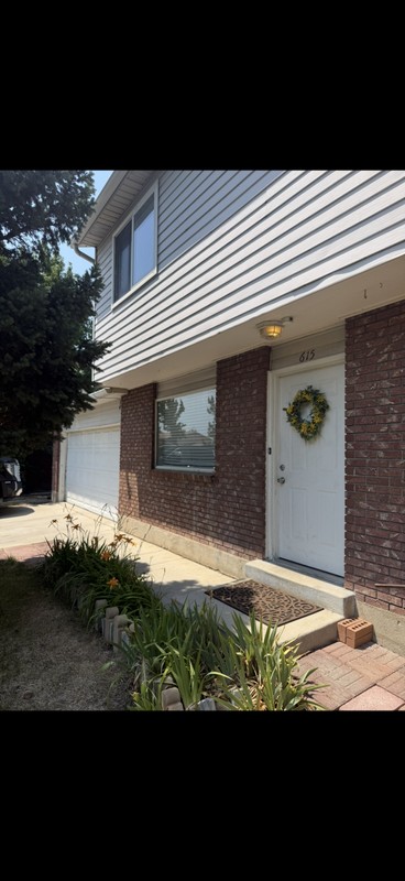 Midvale Townhome: 615 E Carmel Dr