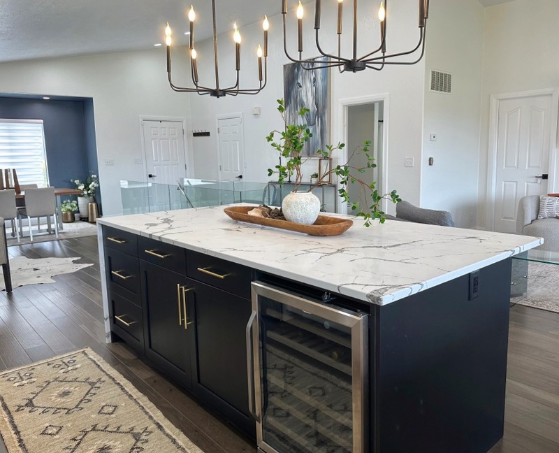 Saint George House: 860 W Hampton Rd