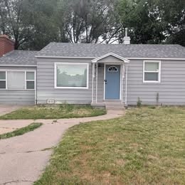 Layton House: 162 N Talbot Dr