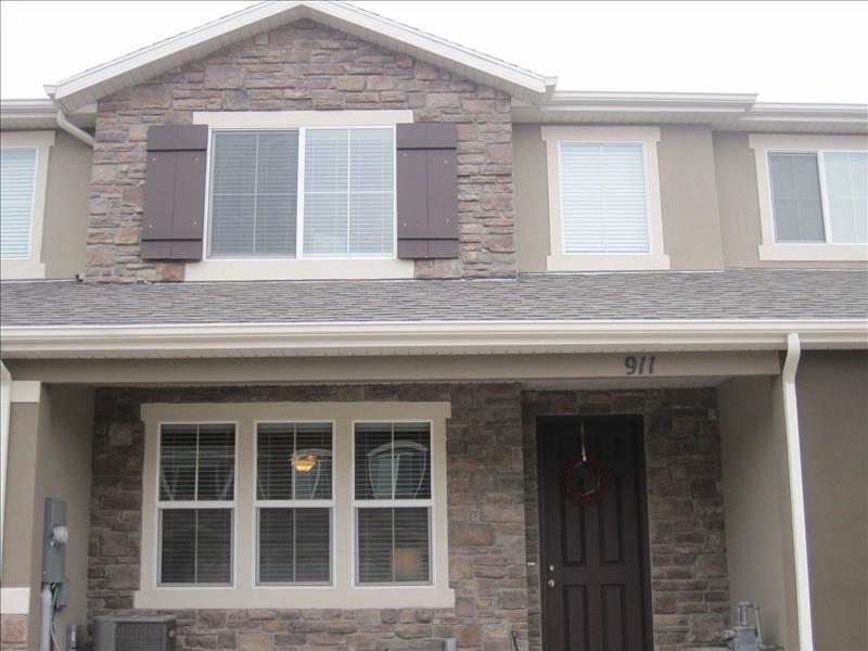 North Salt Lake Townhome: 911 Halstead Dr
