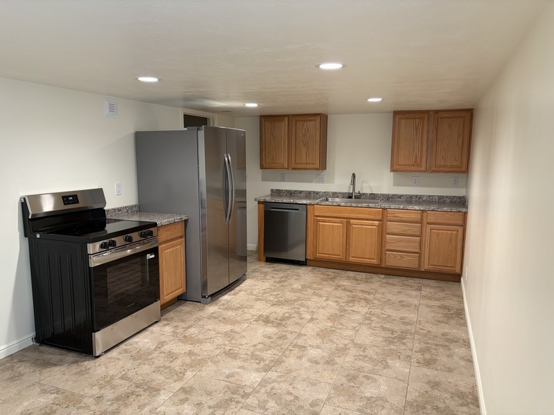 Draper Multiplex: 14009 S Old Dobbin Ln